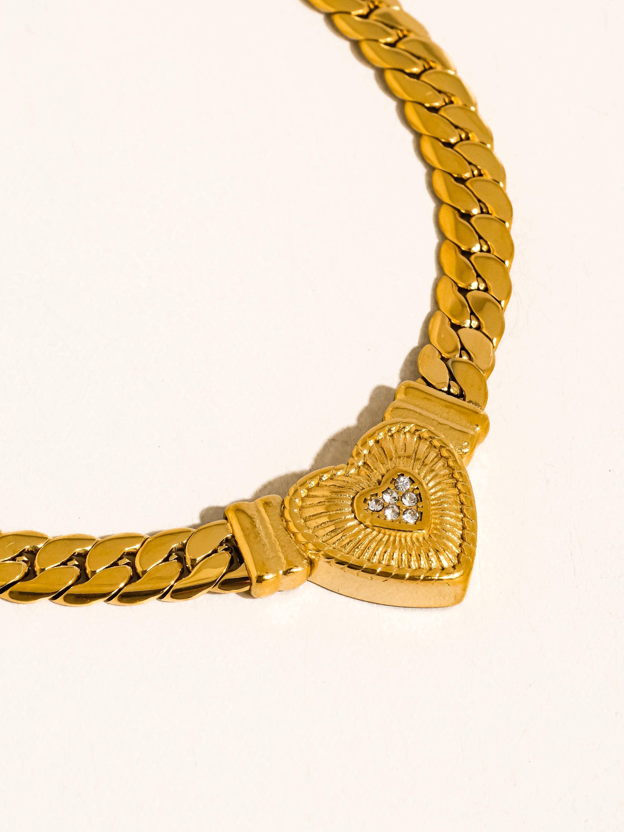 Arwen 18K Gold Non-Tarnish Heart Pendant Chain Necklace: Yellow Gold