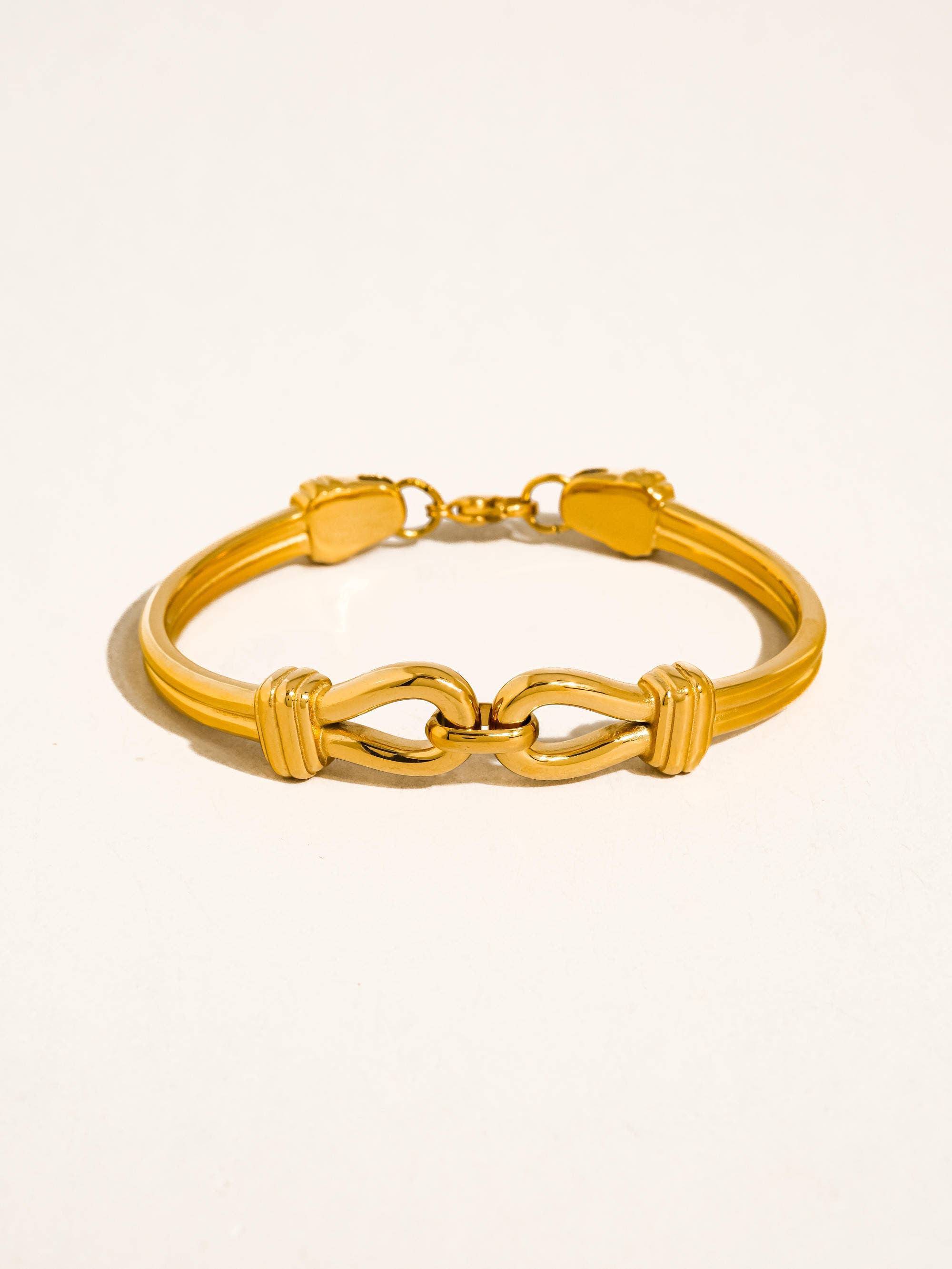 Deloise 18K Gold Non-Tarnish Knot Link Bracelet: Yellow Gold