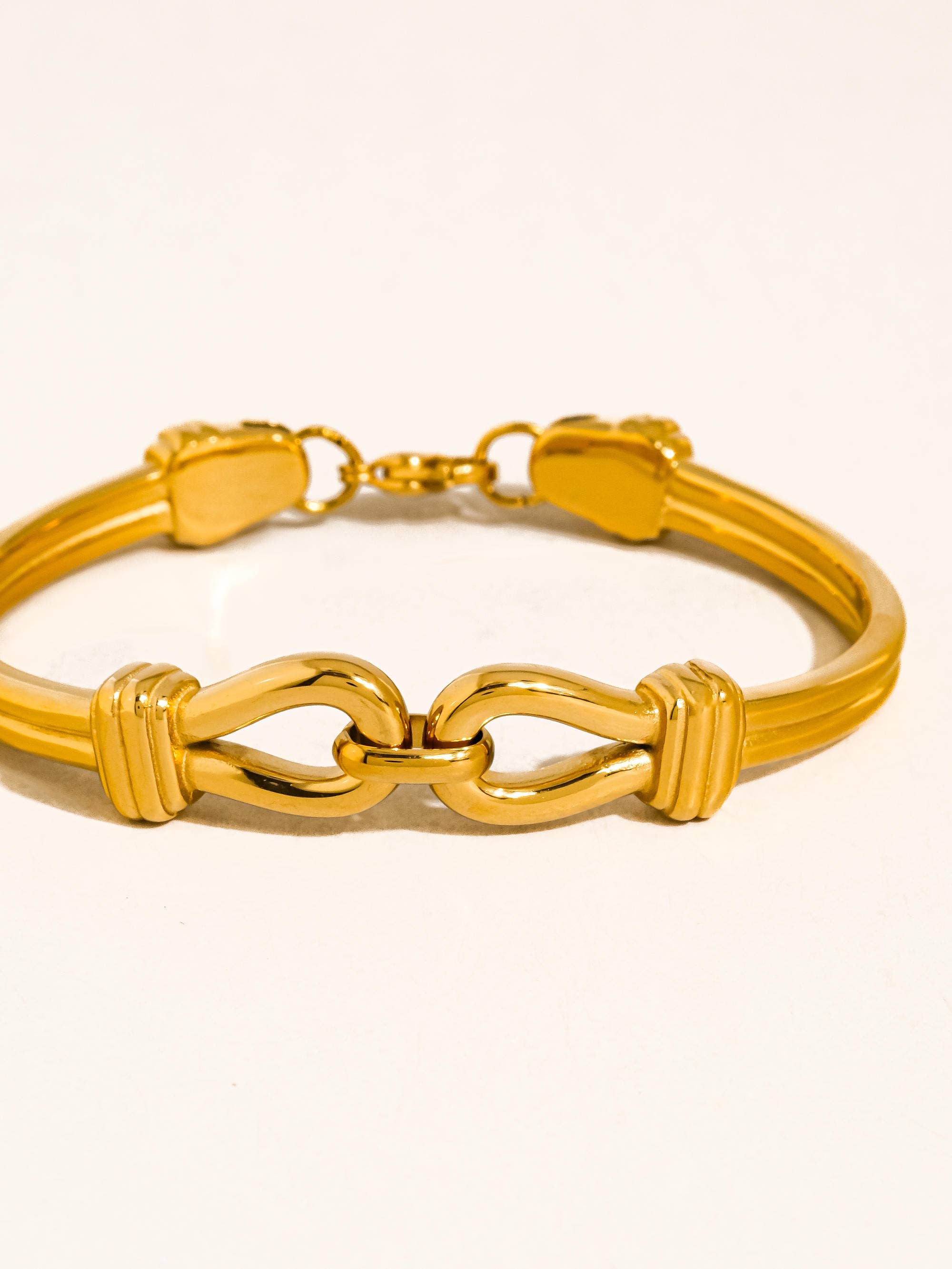 Deloise 18K Gold Non-Tarnish Knot Link Bracelet: Yellow Gold